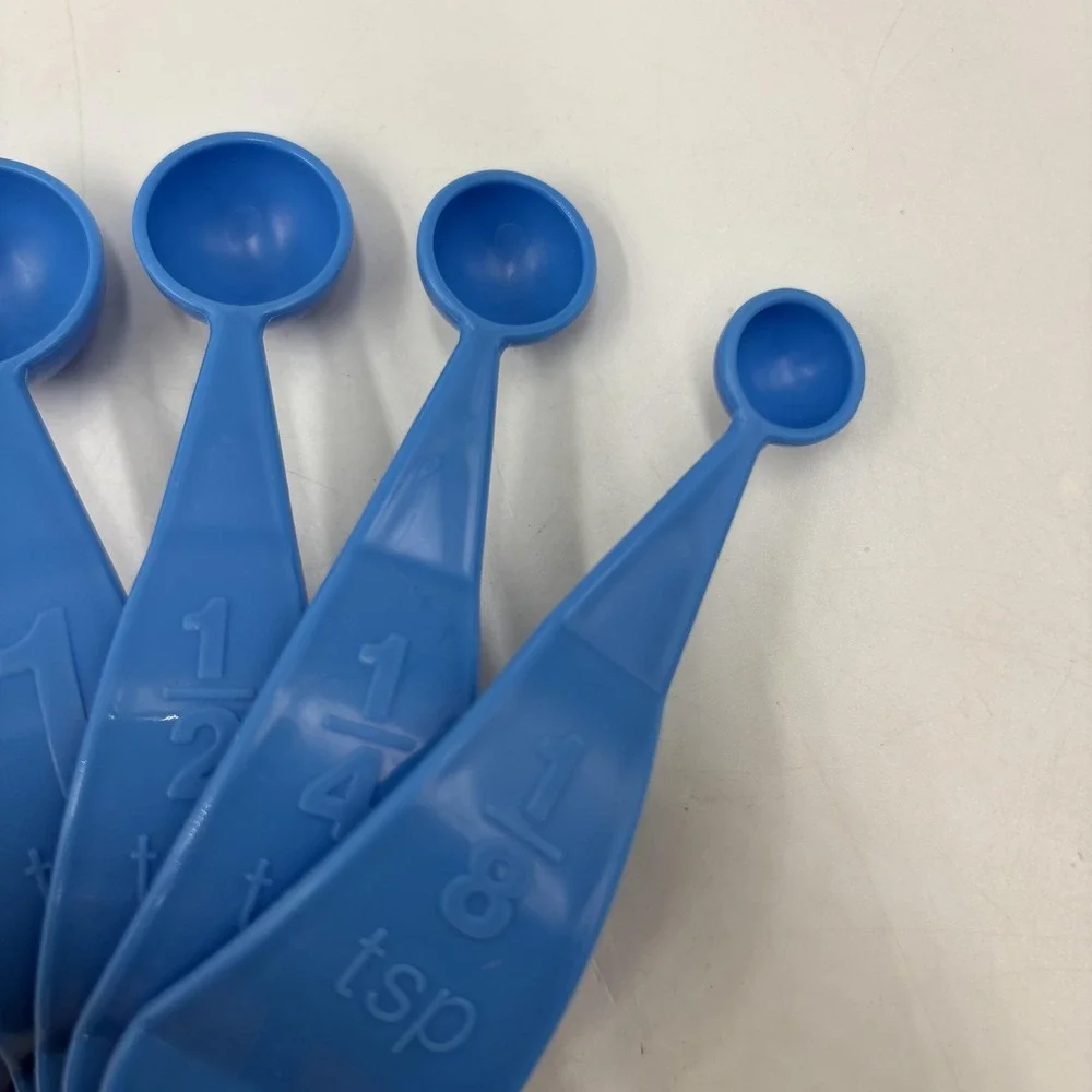 Tupperware Measuring Spoons Set Of 5 Piece Blue Plastic 1/8‎ Tsp To 1/2 Tbsp